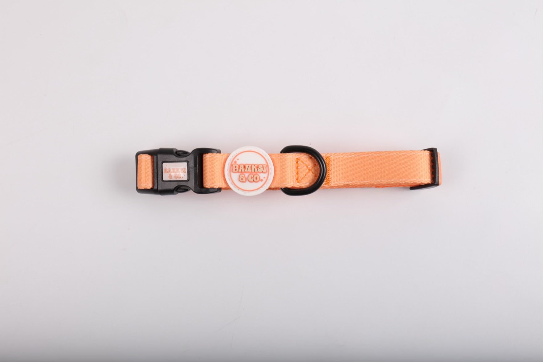 Orange: Collar